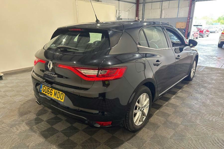 Renault Megane 2.0T Nav Euro 6 Ss White #4