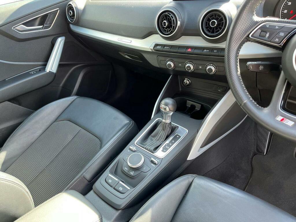 Audi Q2 35 Tfsi Sport S Tronic Black #13