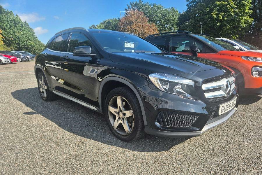 Mercedes-Benz GLA Class 2.1 Gla220d Amg Line Suv 7G Dct 4Matic Black