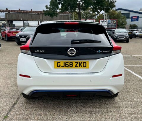 Nissan Leaf Tekna White #6