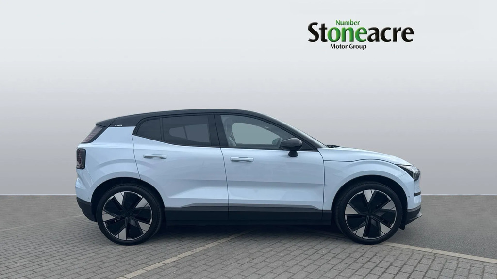 Volvo EX30 Single Motor Extended Range 69Kwh Ultra #3