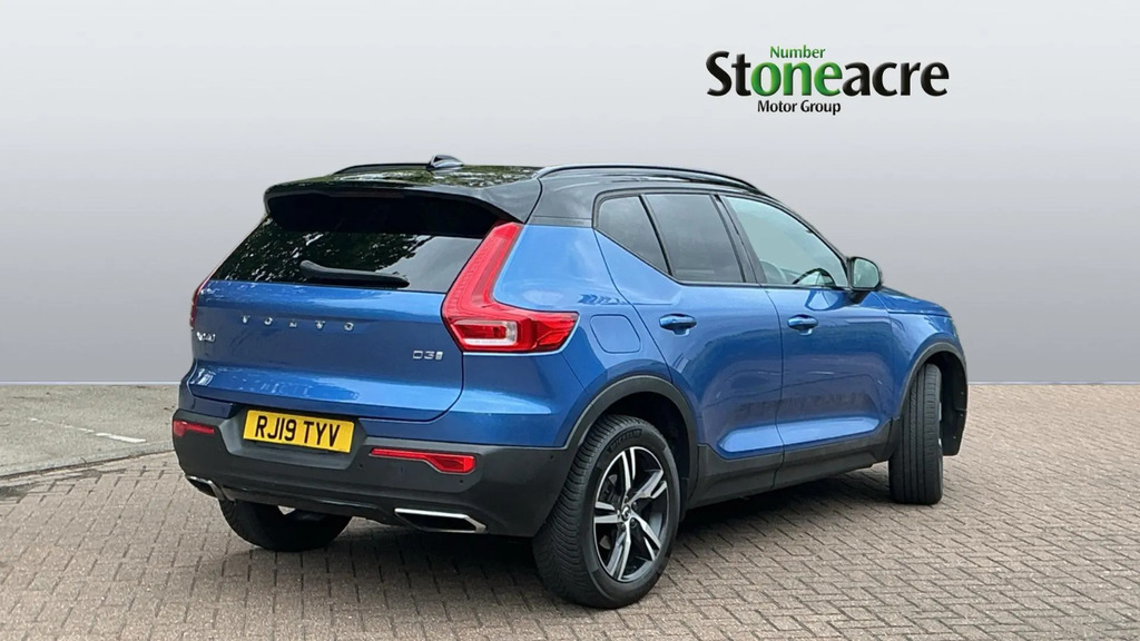 Volvo XC40 2.0 D3 R-design Euro 6 Ss Blue #2
