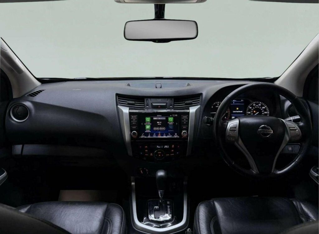 Nissan Navara 2.3L N-guard Black #5