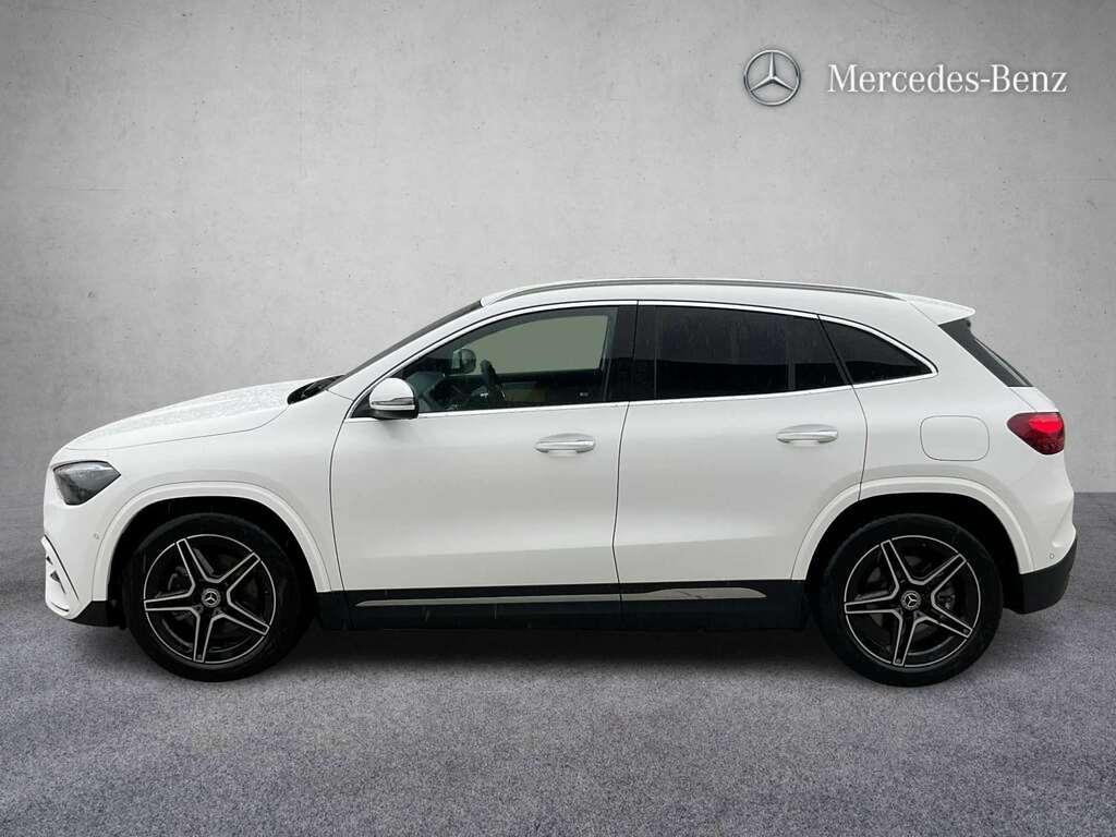 Mercedes-Benz GLA Class 220D 4Matic Amg Line Executive 2025 White #5