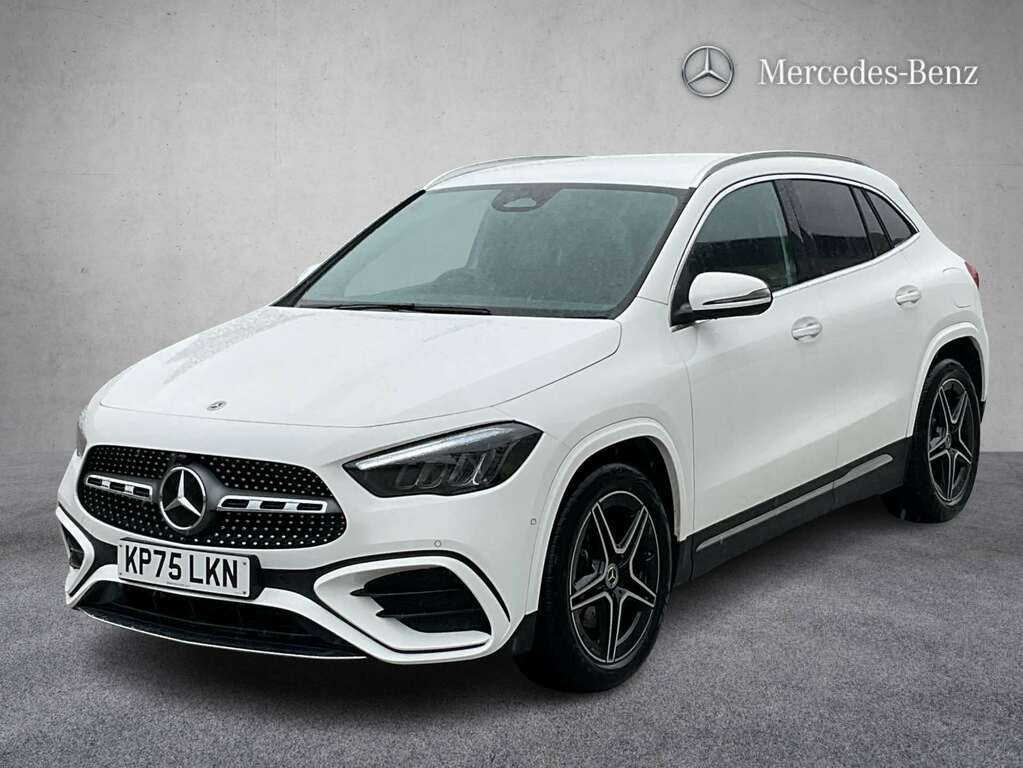 Mercedes-Benz GLA Class 220D 4Matic Amg Line Executive 2025 White #3
