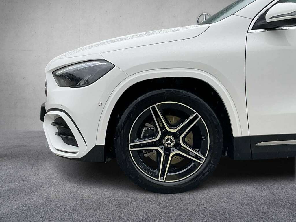 Mercedes-Benz GLA Class 220D 4Matic Amg Line Executive 2025 White #4
