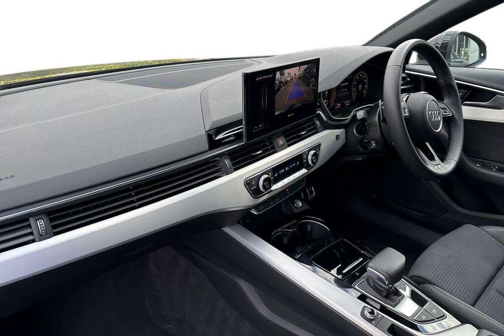Audi A4 35 Tfsi S Line S Tronic 2023 Black #2