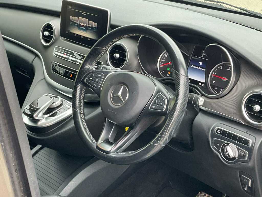 Mercedes-Benz V Class V250 Sport Bluetec Silver #27
