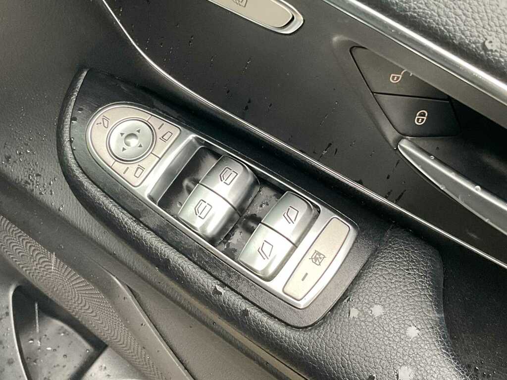 Mercedes-Benz V Class V250 Sport Bluetec Silver #28