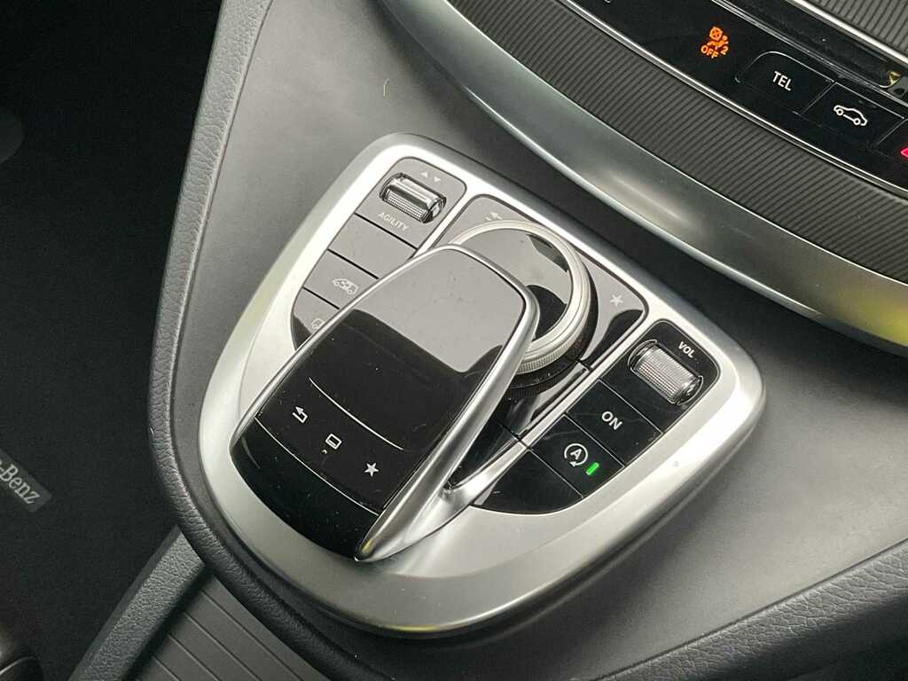 Mercedes-Benz V Class V250 Sport Bluetec Silver #30