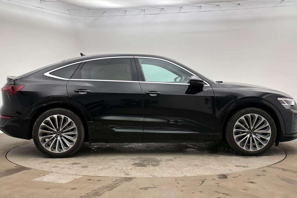 Audi Q8 e tron 300Kw 55 Quattro 114Kwh S Line 2023 Black #4