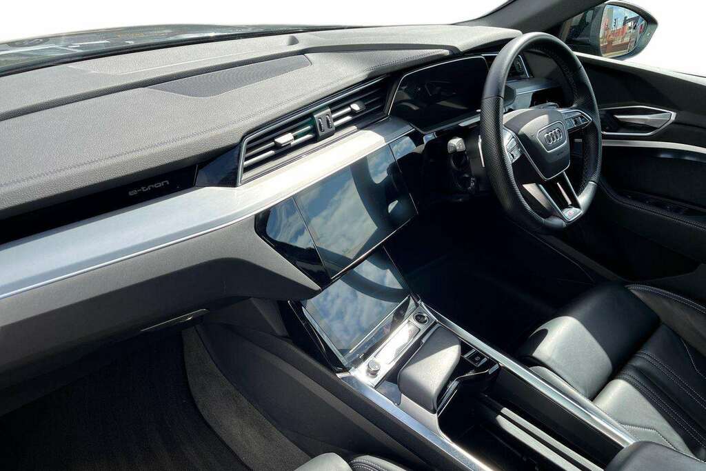 Audi E-tron 230Kw 50 Quattro 71Kwh S Line 2022 Black #2