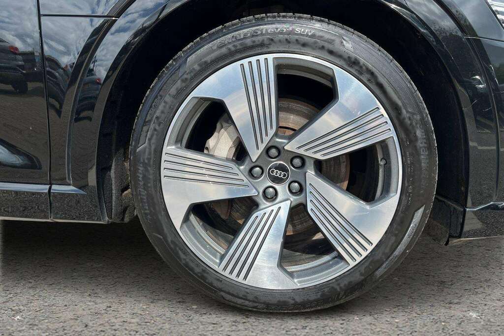 Audi E-tron 230Kw 50 Quattro 71Kwh S Line 2022 Black #5