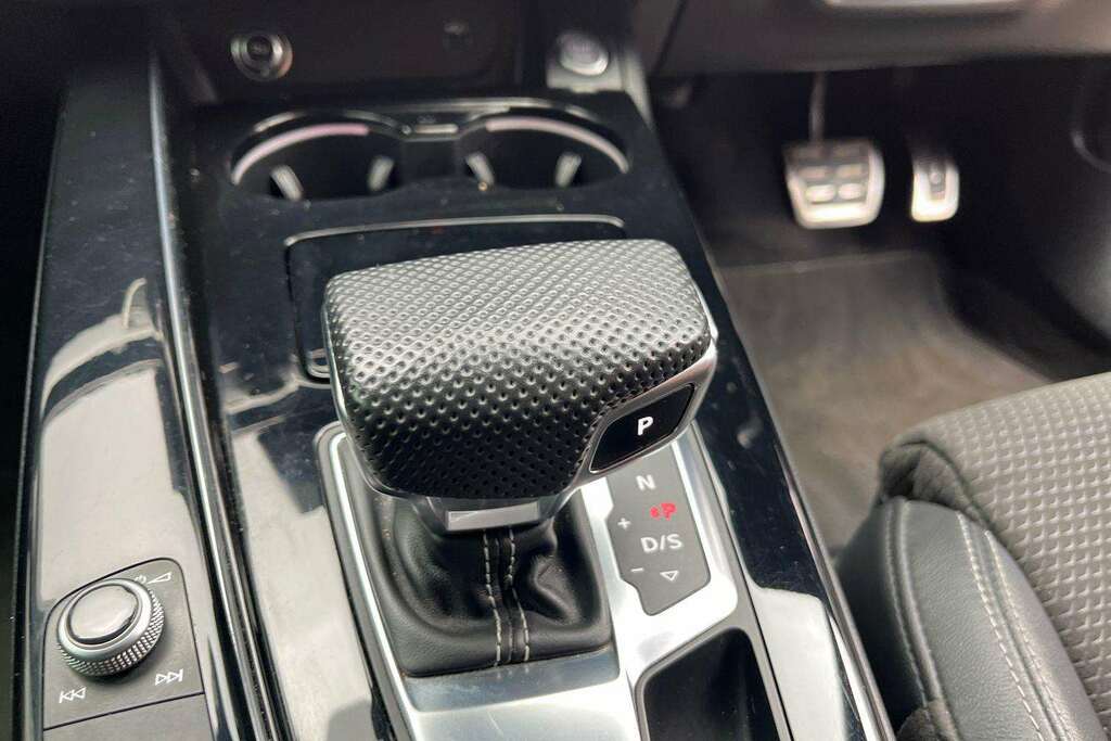 Audi A4 2.0 Tdi 35 Black Edition Saloon S Troni Black #15