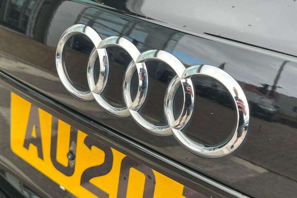 Audi A4 2.0 Tdi 35 Black Edition Saloon S Troni Black #40