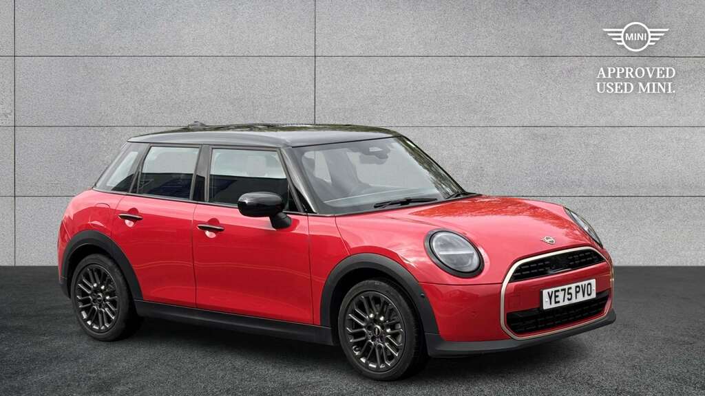 Mini Hatch 1.5 C Exclusive 2025 Red