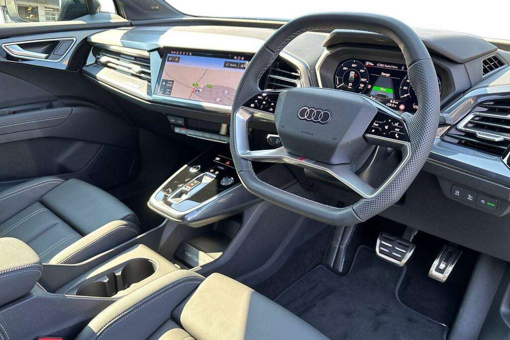 Audi Q4 E Tron 210Kw 45 82Kwh Black Edition 2026 Grey #6