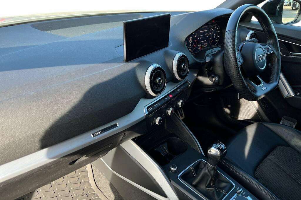 Audi Q2 1.0 Tfsi 30 Black Edition Euro 6 Ss White #20