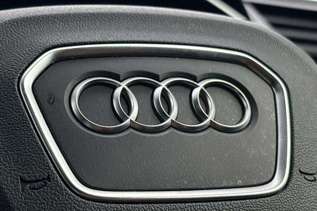 Audi Q3 Black Edition 35 Tfsi 150 Ps S Tronic Black #12