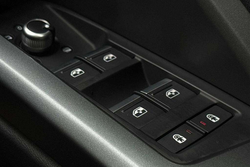 Audi Q3 Black Edition 35 Tfsi 150 Ps S Tronic Black #14