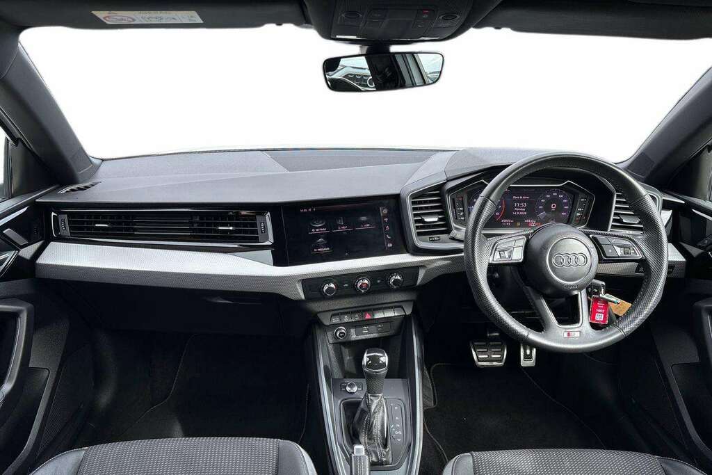 Audi A1 1.5 Tfsi 35 S Line Contrast Edition Sportback Yellow #19