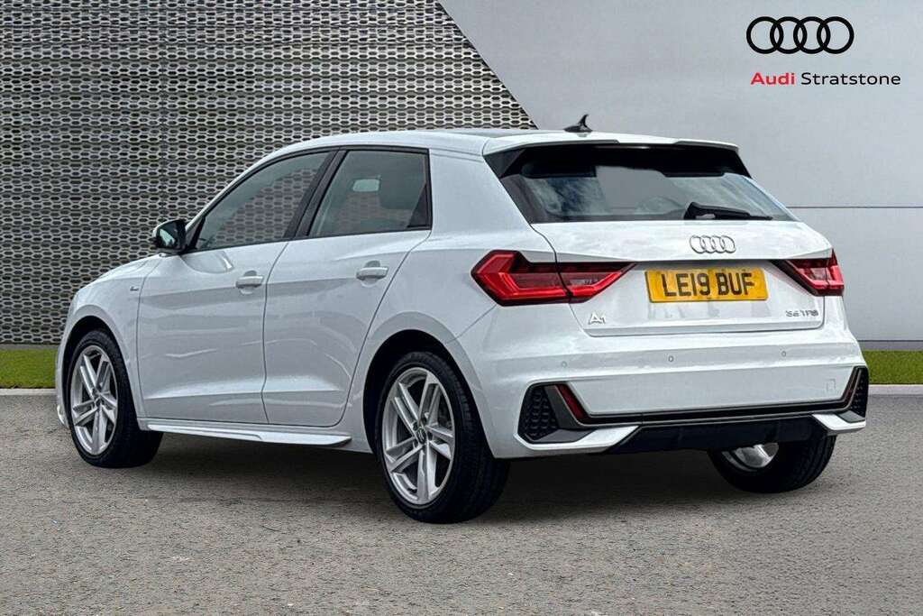 Audi A1 1.5 Tfsi 35 S Line Contrast Edition Sportback Yellow #3