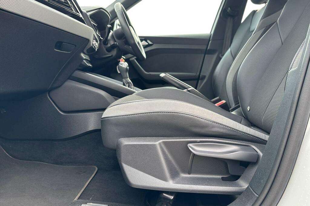 Audi A1 1.5 Tfsi 35 S Line Contrast Edition Sportback Yellow #21