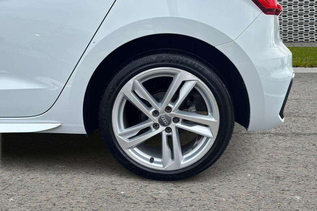 Audi A1 1.5 Tfsi 35 S Line Contrast Edition Sportback Yellow #10