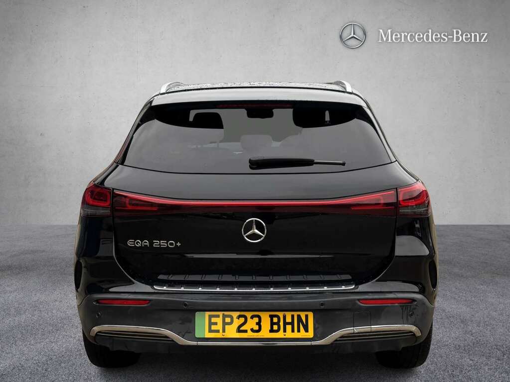 Mercedes-Benz EQA 250 140Kw Amg Line Premium 70.5Kwh 2023 #4