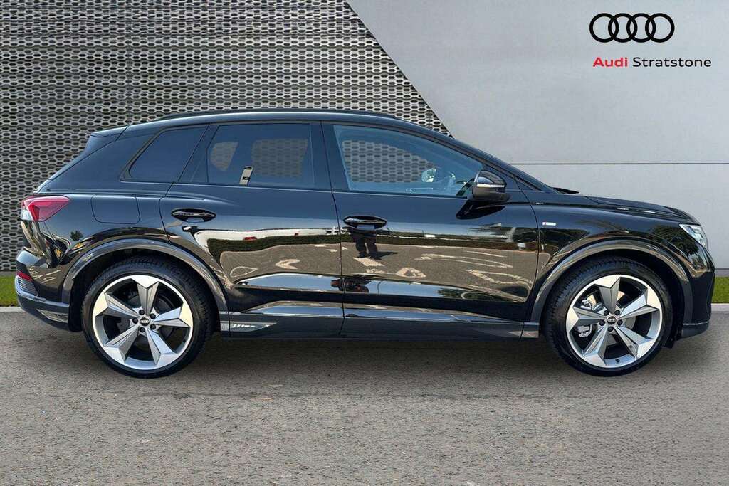 Audi Q4 E Tron 210Kw 45 82Kwh Black Edition 2026 Black #4