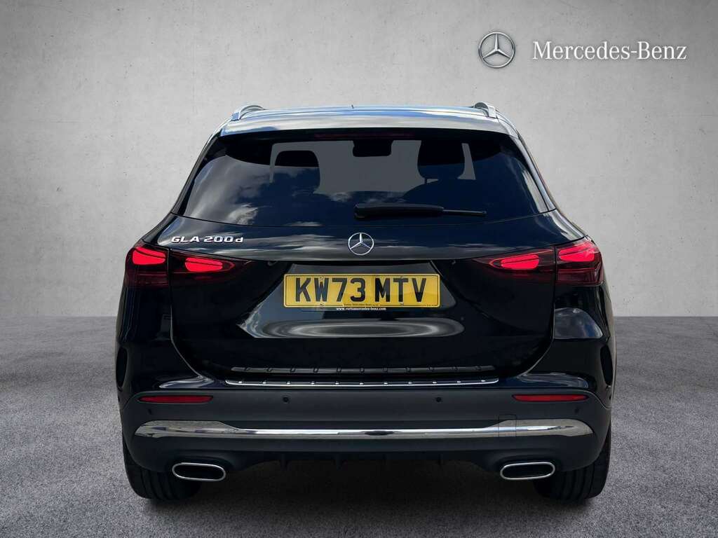 Mercedes-Benz GLA Class 200D Amg Line Executive 2023  #4