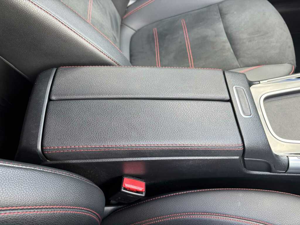 Mercedes-Benz GLA Class Gla 250E Amg Line Premium Grey #31