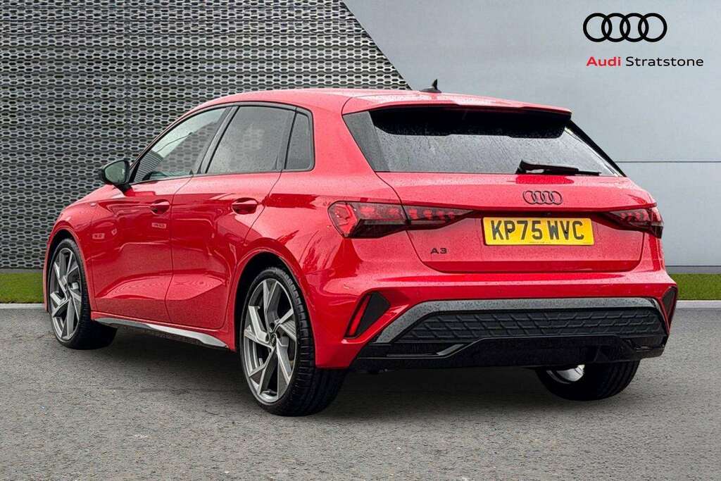 Audi A3 1.5 Tfsi 150 Black Edition S Tronic 2026 Red #3