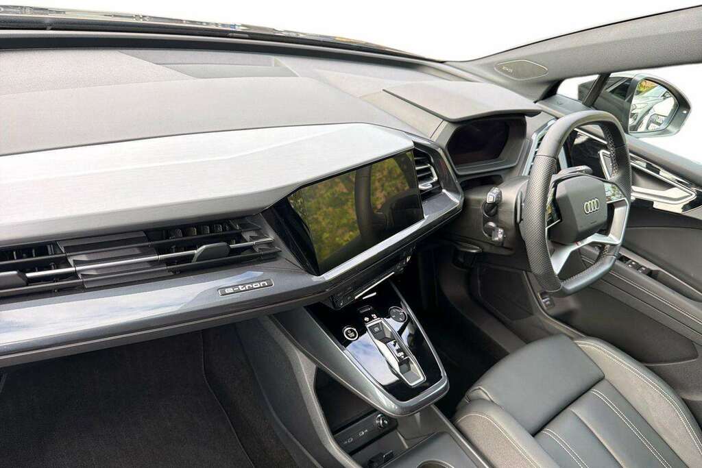 Audi Q4 E Tron 150Kw 40 63Kwh Black Edition 2025 Black #2