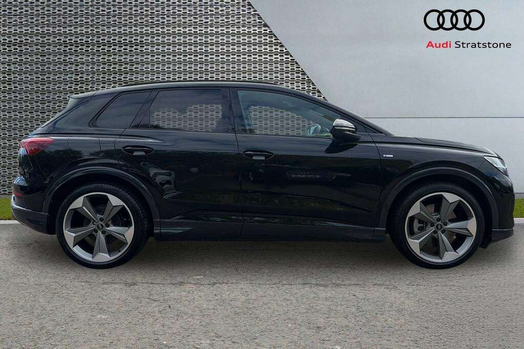 Audi Q4 E Tron 150Kw 40 63Kwh Black Edition 2025 Black #4