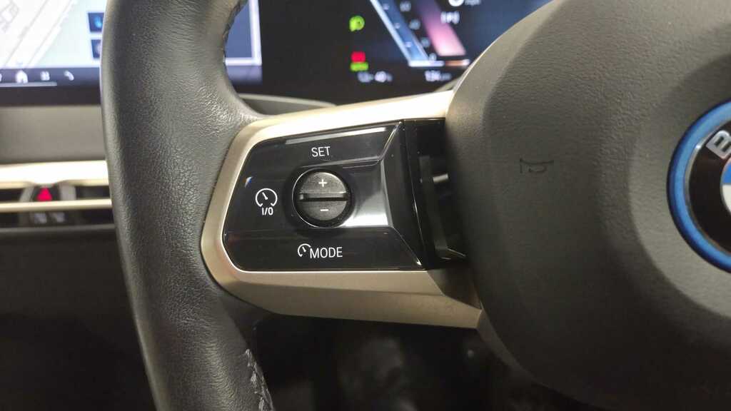BMW iX IX Xdrive40 M Sport Edition Black #23