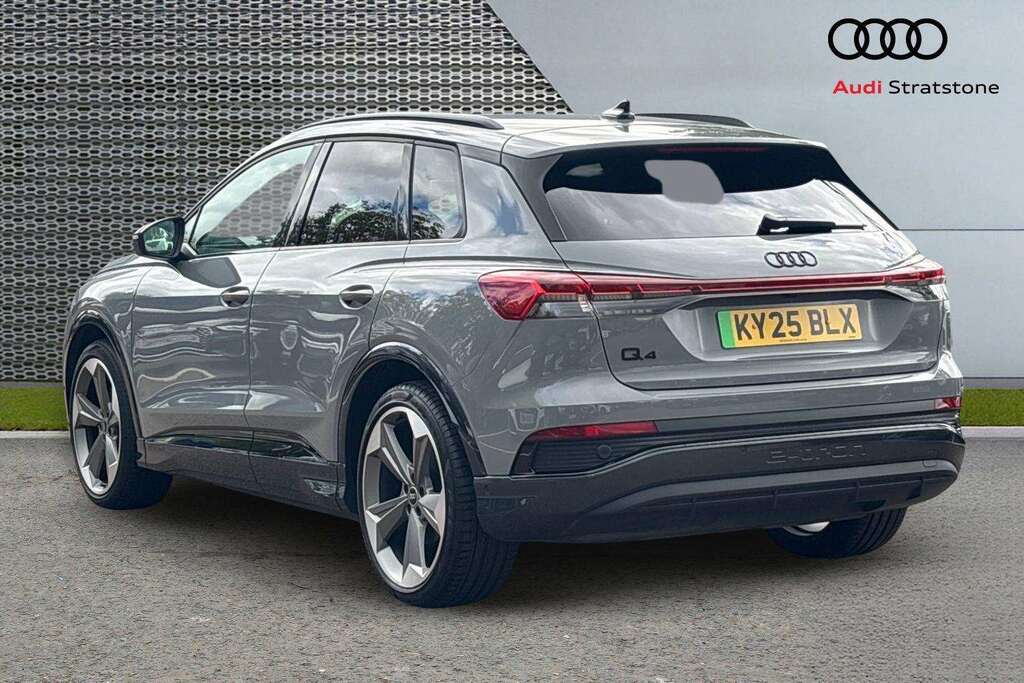 Audi Q4 E Tron 210Kw 45 82Kwh Black Edition 2025 Grey #3