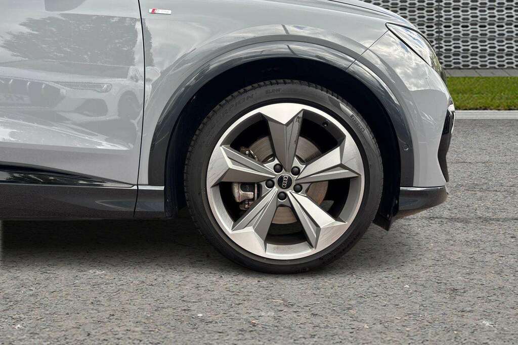 Audi Q4 E Tron 210Kw 45 82Kwh Black Edition 2025 Grey #5
