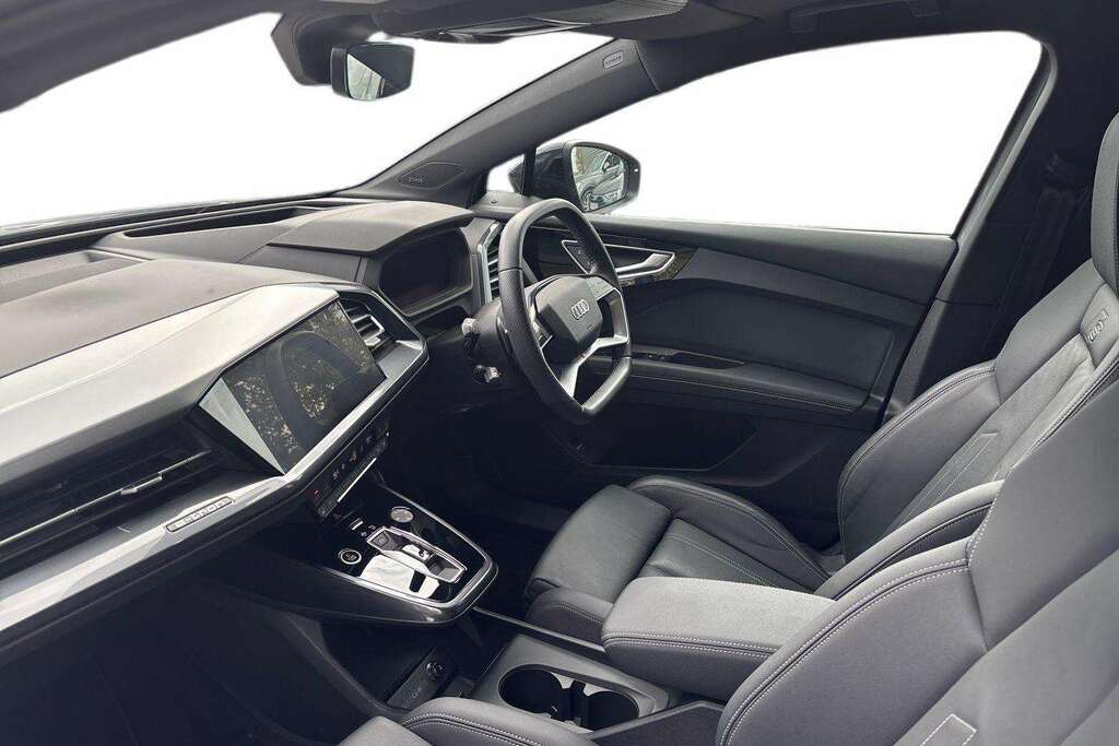 Audi Q4 E Tron 210Kw 45 82Kwh Black Edition 2025 Grey #2