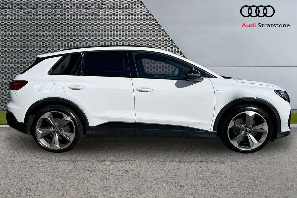 Audi Q4 E Tron 210Kw 45 82Kwh Black Edition 2025 White #4