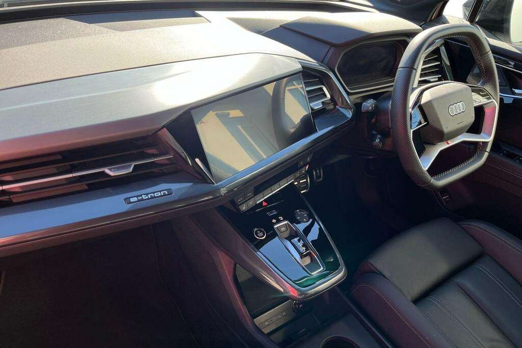 Audi Q4 E Tron 210Kw 45 82Kwh Black Edition 2025 White #2