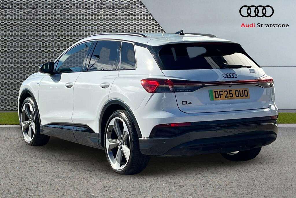 Audi Q4 E Tron 210Kw 45 82Kwh Black Edition 2025 White #3