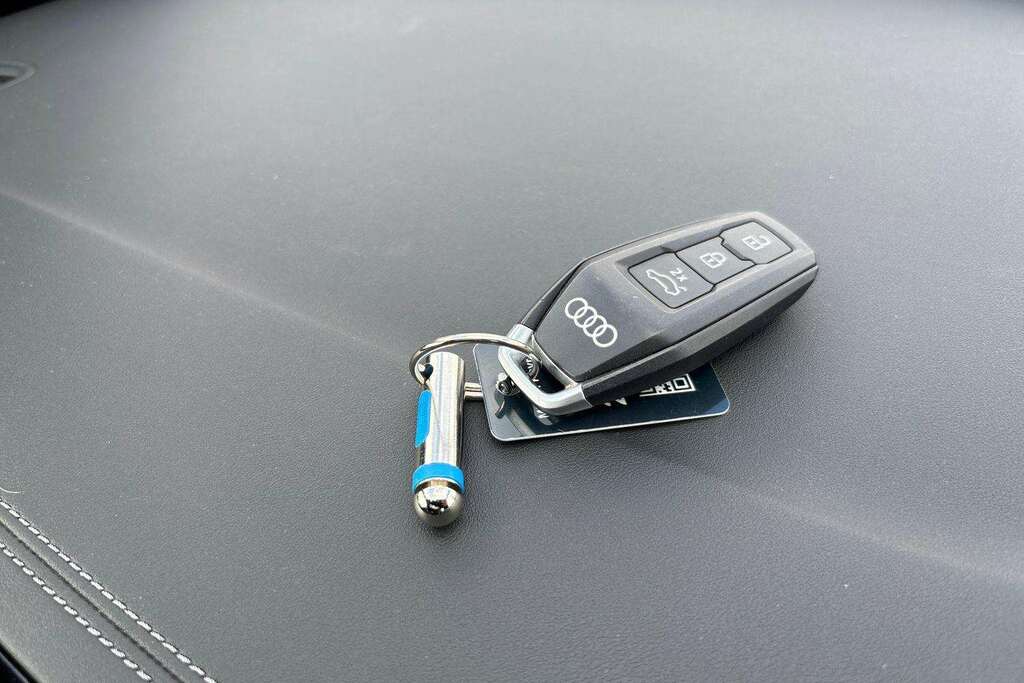 Audi Q5 2.0 Tdi Quattro Launch Edition S Tronic 2025 Black #25