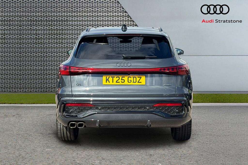 Audi Q5 2.0 Tdi Quattro Launch Edition S Tronic 2025 Black #7