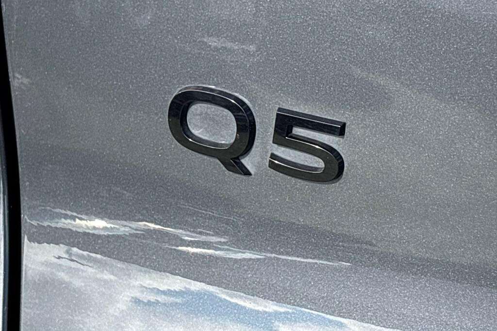 Audi Q5 2.0 Tdi Quattro Launch Edition S Tronic 2025 Black #12