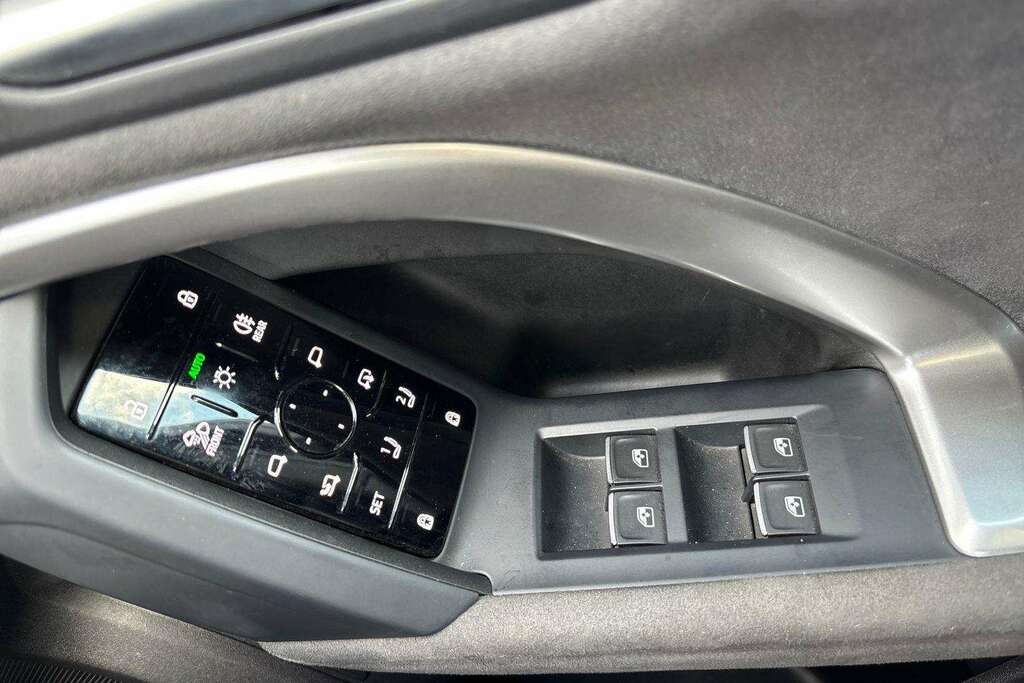 Audi Q5 2.0 Tdi Quattro Launch Edition S Tronic 2025 Black #14