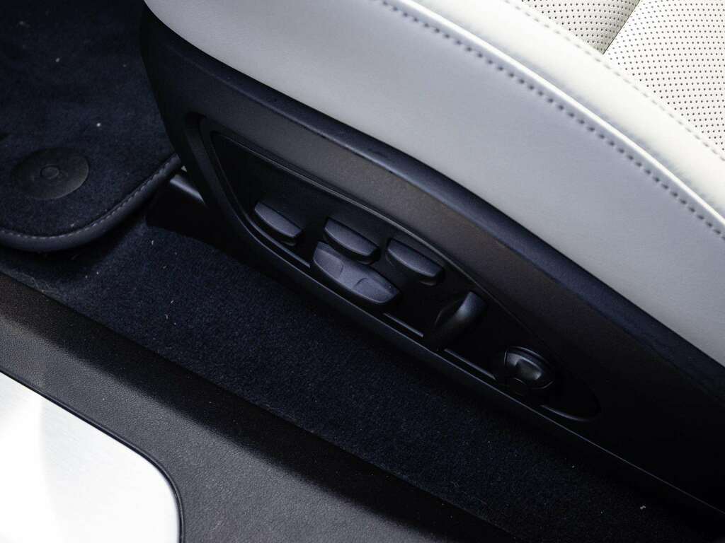 Porsche Taycan Performance Plus 93.4Kwh Turbo S Saloon Electr #34