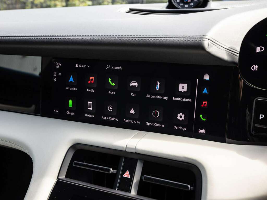 Porsche Taycan Performance Plus 93.4Kwh Turbo S Saloon Electr #20