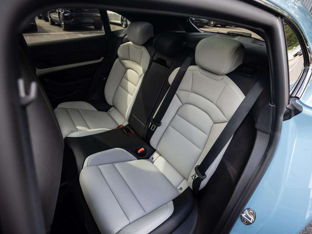 Porsche Taycan Performance Plus 93.4Kwh Turbo S Saloon Electr #15