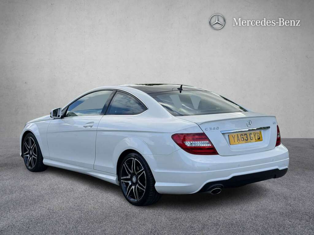 Mercedes-Benz C Class Coupe 2.1 C220 Cdi Executive Se 201464 Red #2
